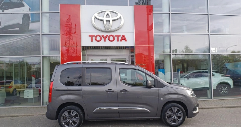 Toyota Proace City Verso cena 99900 przebieg: 93300, rok produkcji 2020 z Wisła małe 596